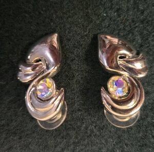 Silvertone vintage 90searrings with aurora borealise color crystal 1 1/2" x 3/4"